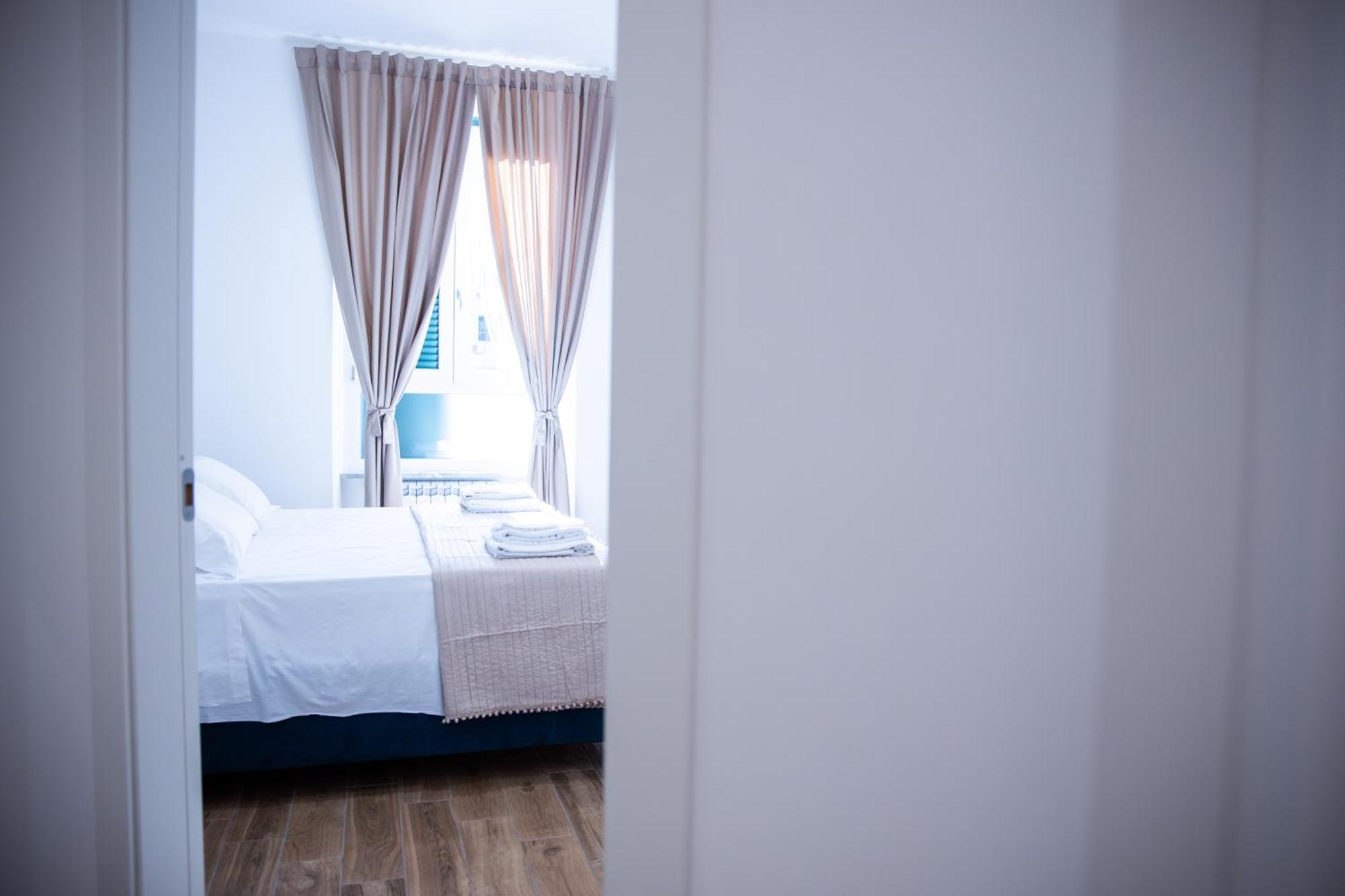 Dimora Diaz B&B Napoli Ngoại thất bức ảnh